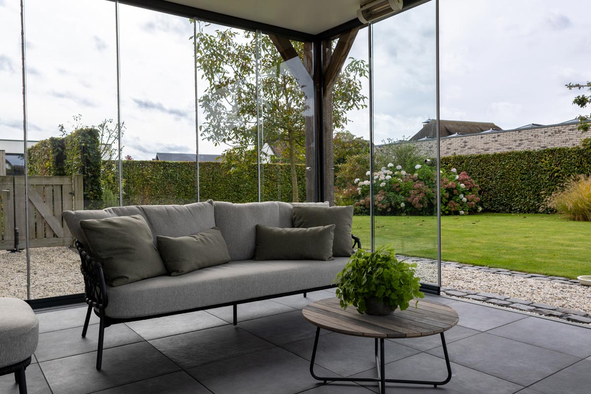 glazen-schuifwanden-onder-bestaande-overkapping-in-berkel-enschot-05_project2024_outdoorpleasure